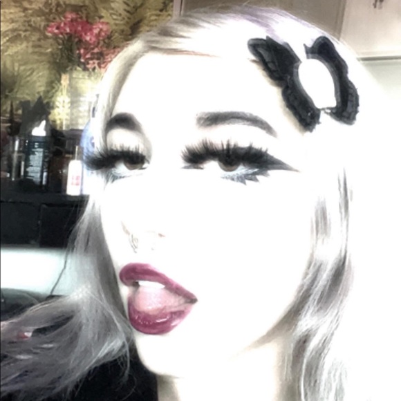 Meet your Posher, Ava - Picture 1 of 1